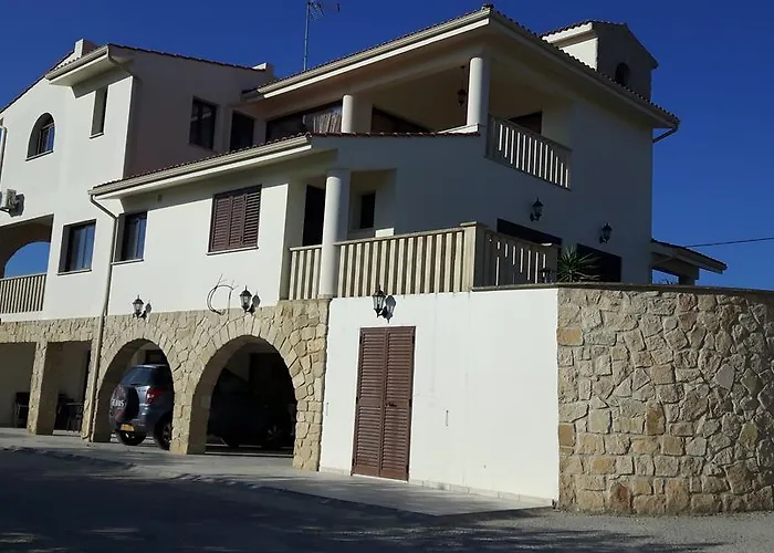 Agrepavli Lapithia *